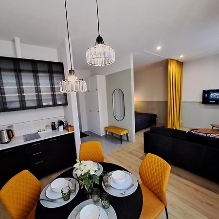 Golden Palms Apartment In The City Centre Riga Buitenkant foto